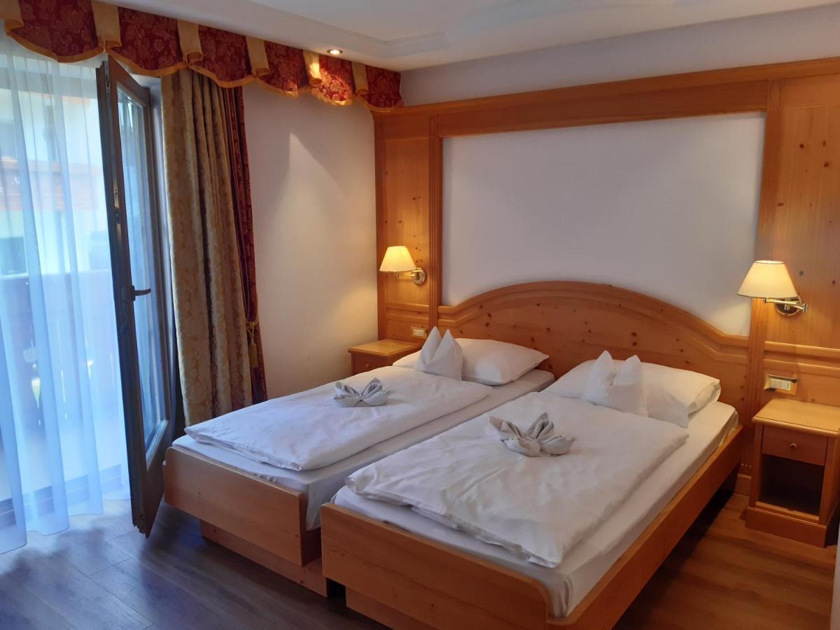 Garni Franca B&B Selva di Val Gardena Exterior photo