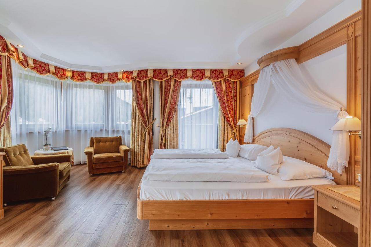 Garni Franca B&B Selva di Val Gardena Exterior photo