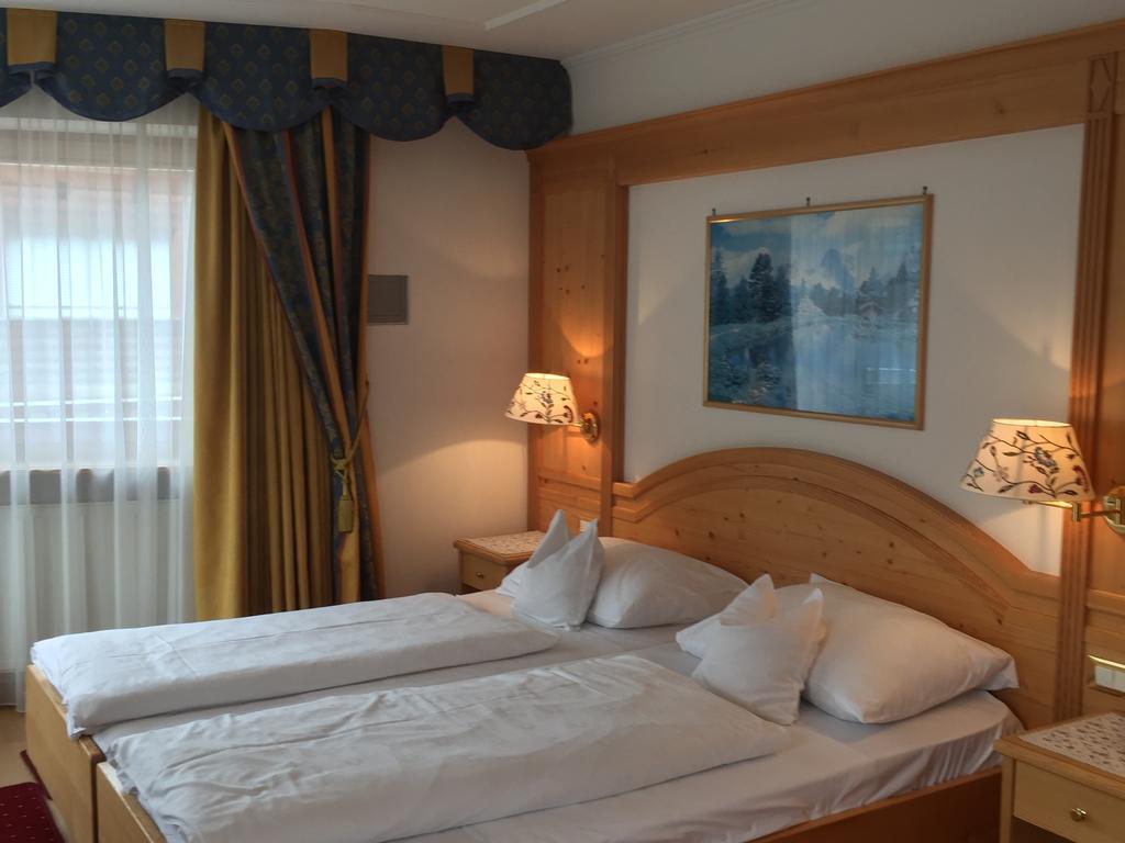 Garni Franca B&B Selva di Val Gardena Exterior photo